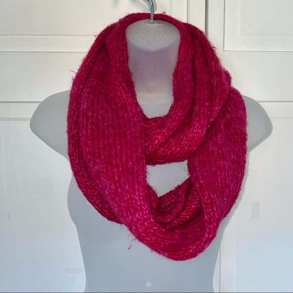 Red Pink Knit Infinity Scarf Winter Fall Warm - Picture 2 of 8